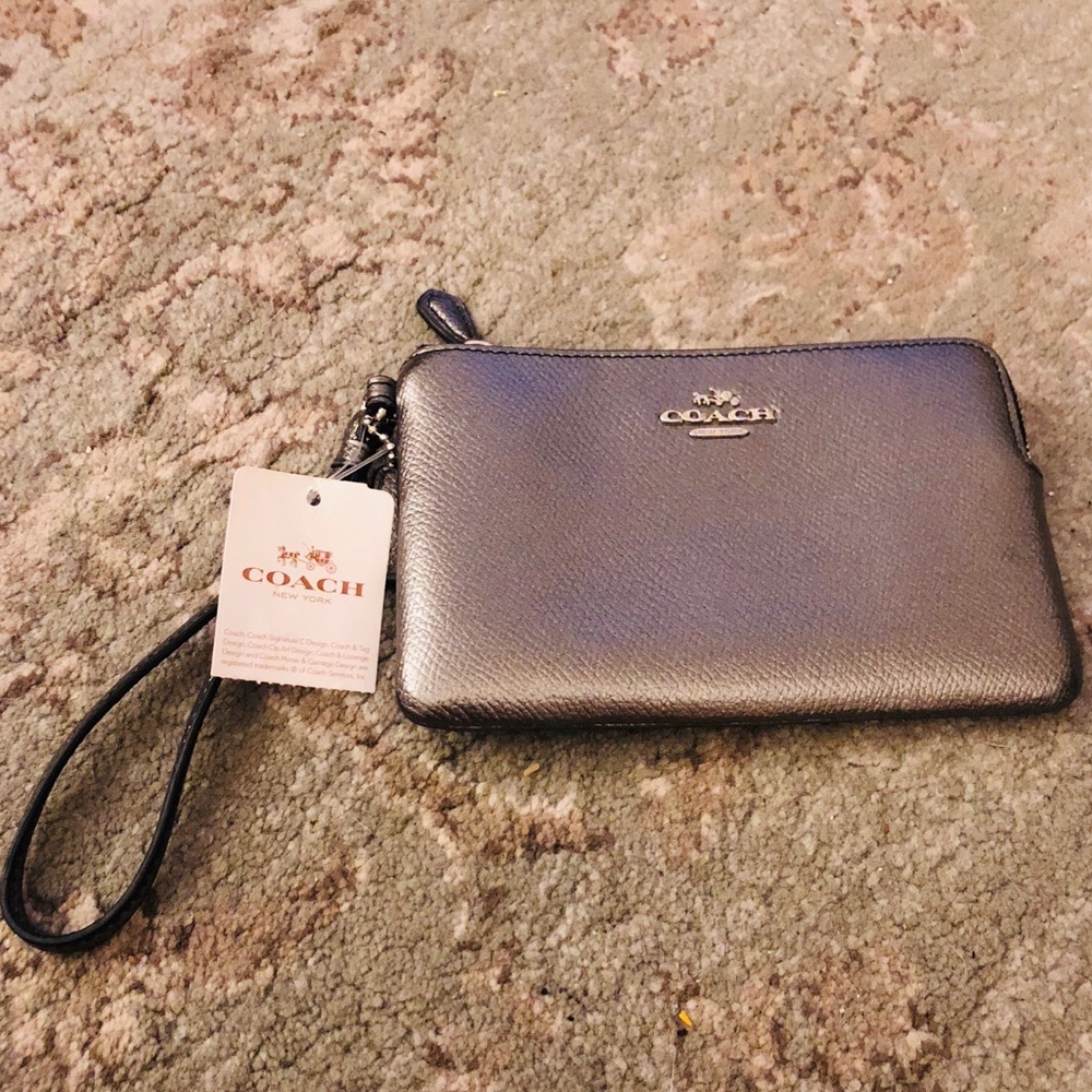 Coach wristlet wallet